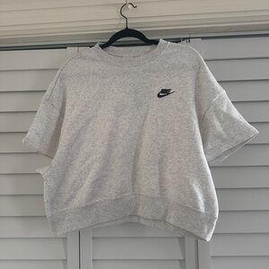 Nike Women's Light Gray Short Sleeve Sweatshirt